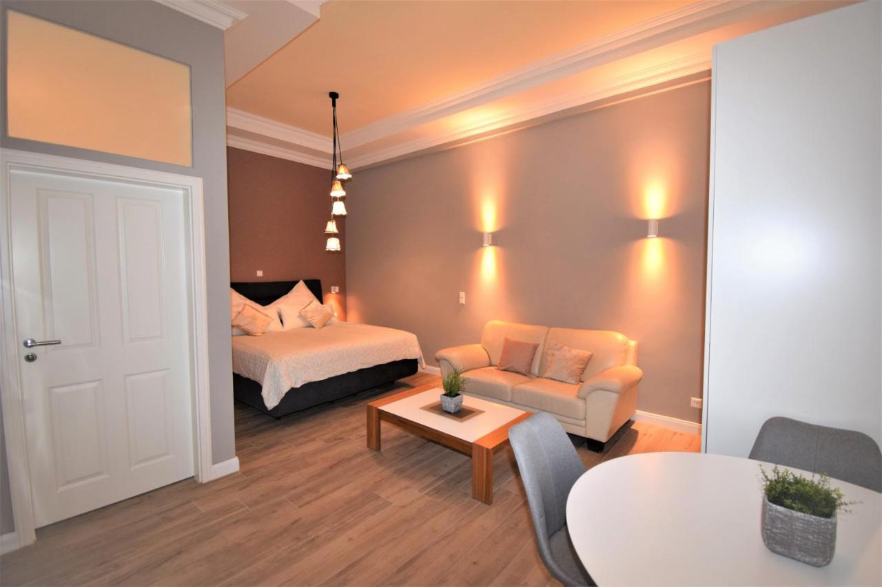 Connie'S Apartments ไฮเดลเบิร์ก ภายนอก รูปภาพ