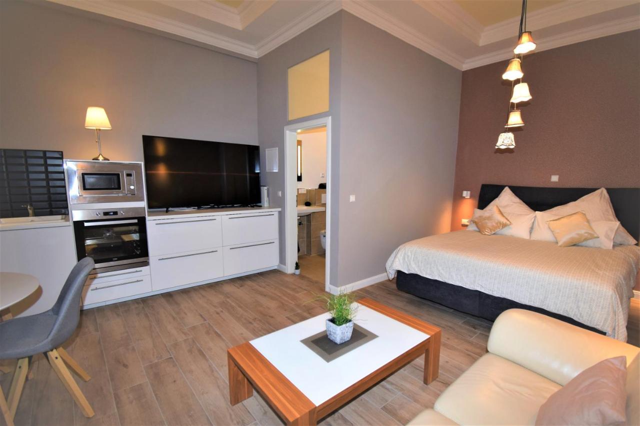 Connie'S Apartments ไฮเดลเบิร์ก ภายนอก รูปภาพ
